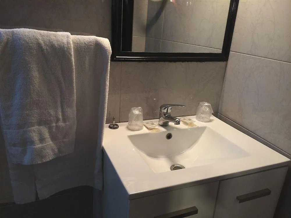 *** Hotel Hipotel Paris Voltaire Bastille France