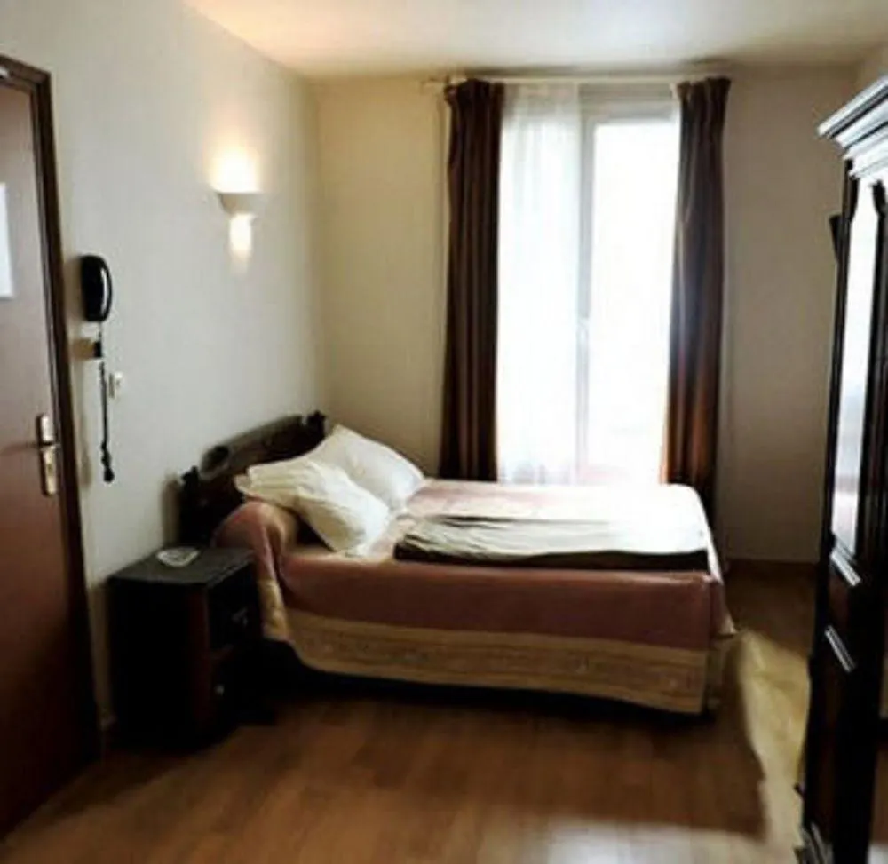 Hotel Hipotel Paris Voltaire Bastille