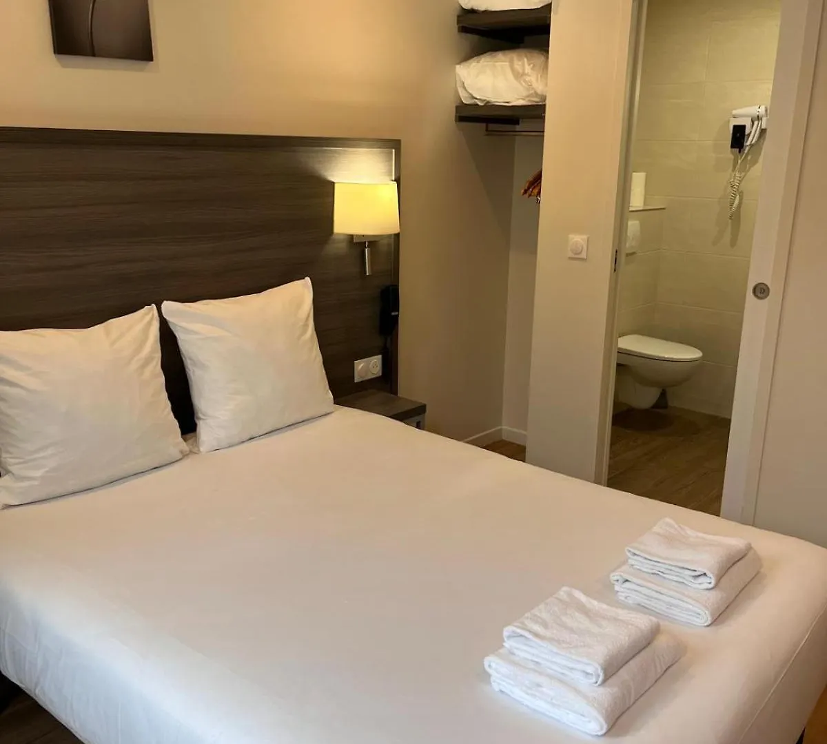 *** Hotel Hipotel Paris Voltaire Bastille France