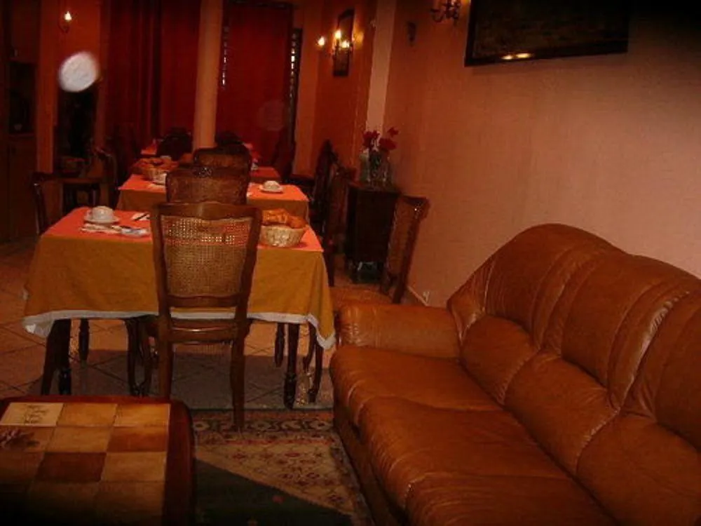 Hipotel Paris Voltaire Bastille Франция