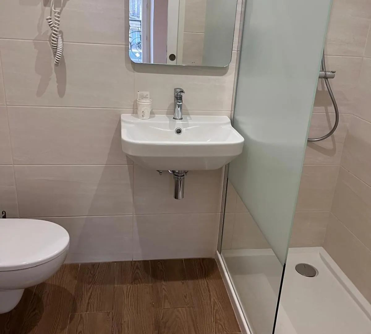 Hipotel Paris Voltaire Bastille Отель